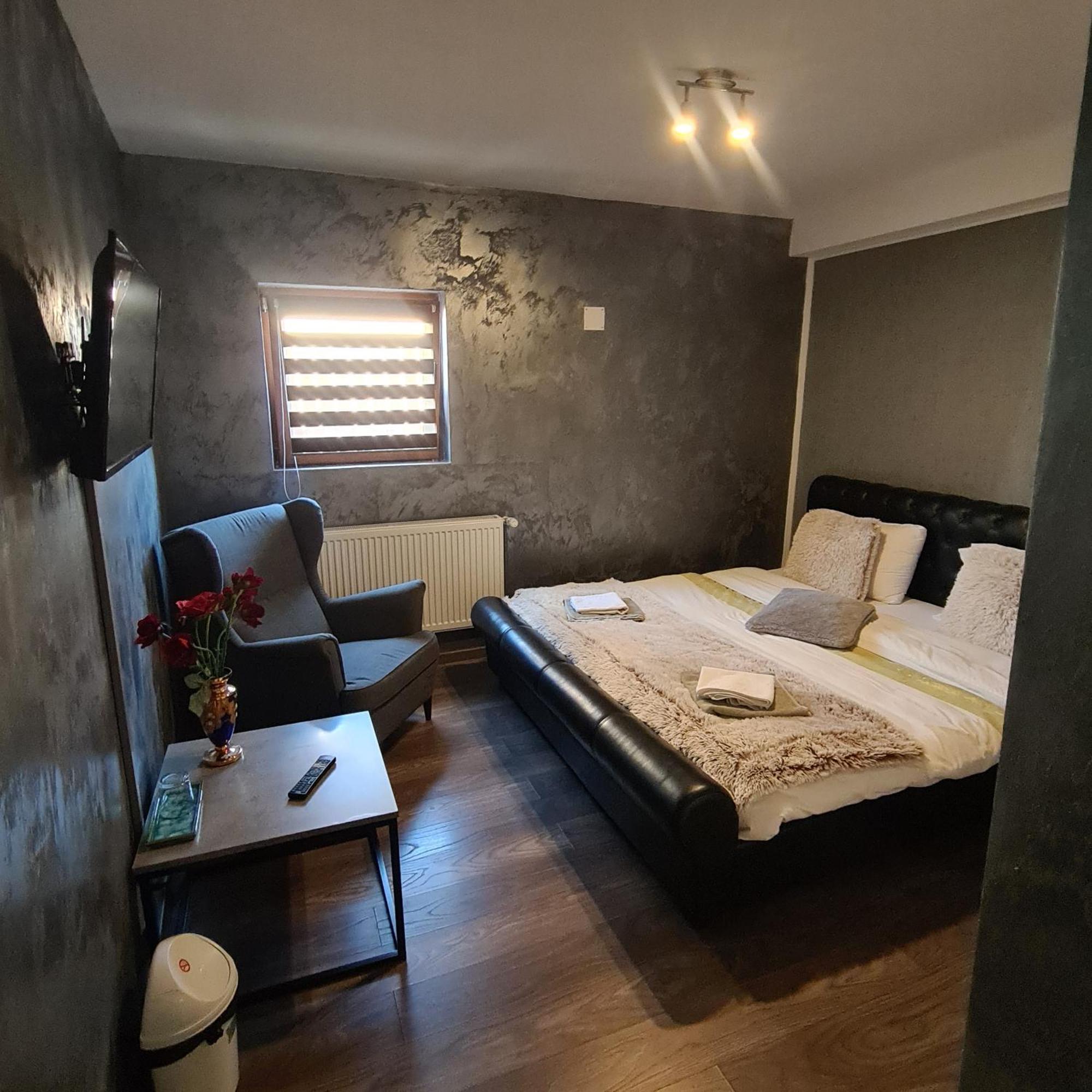 Vila Estera Therme 발로테슈티 외부 사진